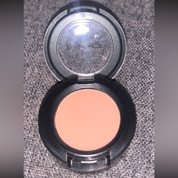 MAC Cosmetics Soft Brown Matte Eyeshadow - Picture 3 of 5